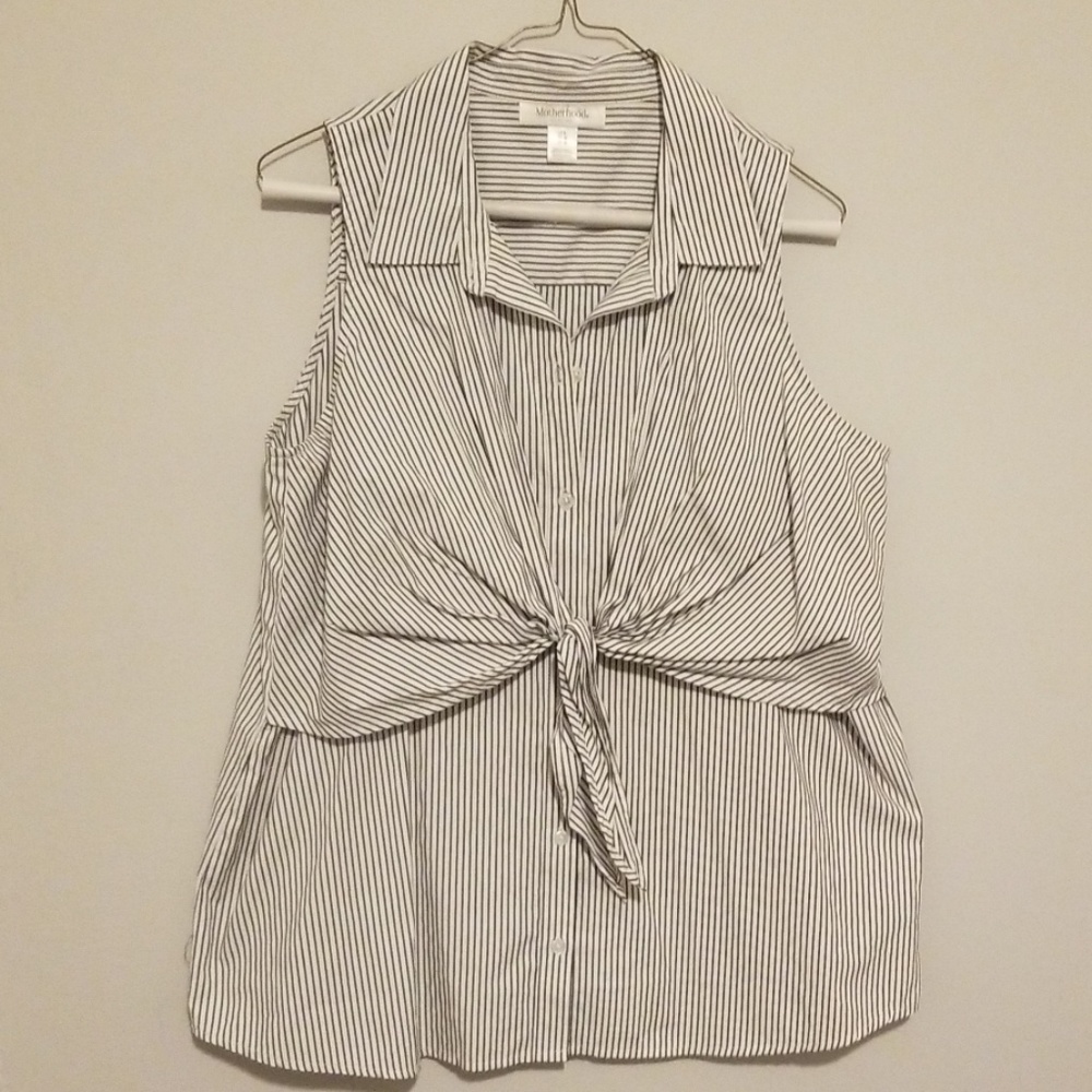 🎉HOST PICK🎉 Motherhood Nursing top